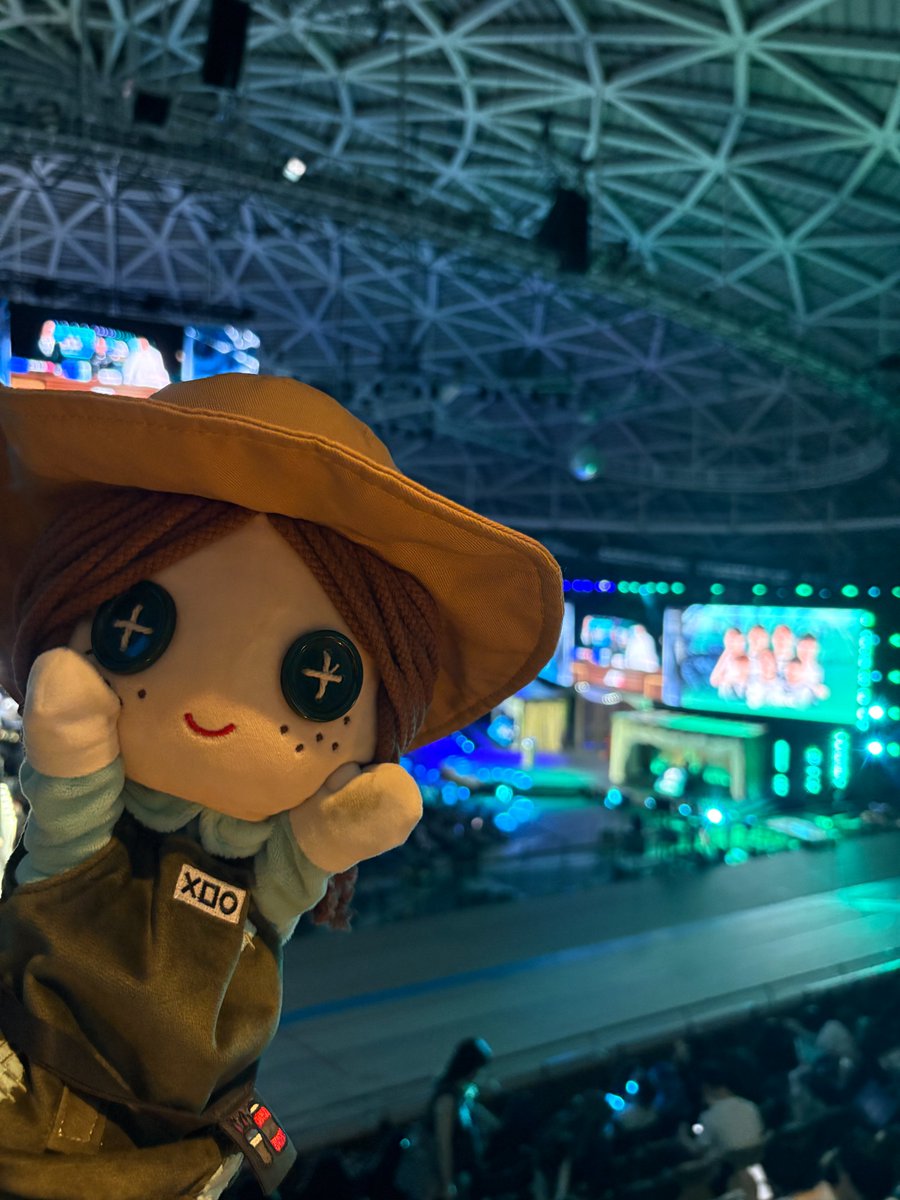 EmmaIdentityVJP's tweet photo. #第五人格8arty

8周年会場に到着なの！
あれ……？
エマがもう一人いるの？

会場で自分に出会うなんて、
なんだか不思議なの♪

#第五人格 #IdentityV
#第五人格8周年 https://t.co/w5KK7j2hW3