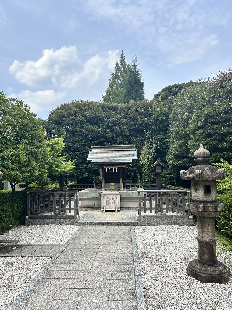 kozplanet's tweet photo. 恵比寿神社⛩️
一生美味しい恵比寿ビールがのめますように🙏🍺✨✨✨ https://t.co/8QwDgEouNC