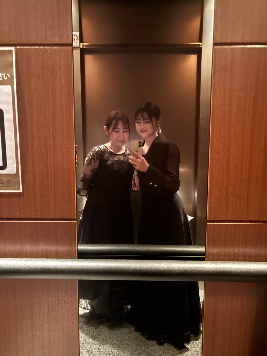 plum___6's tweet photo. my:mel 初仕事
ホテルモリノ新百合丘様でビアホールBGM演奏でした🫧

ももちゃんとは高校の頃からいーっぱい演奏してきたけど、2人だけでのお仕事はまさかのはじめて😳

ホテルの方もお客様もあたたかすぎました。
関係者の皆様、ありがとうございました。

https://t.co/39bQ8kNTUt https://t.co/CcfoyEnBng