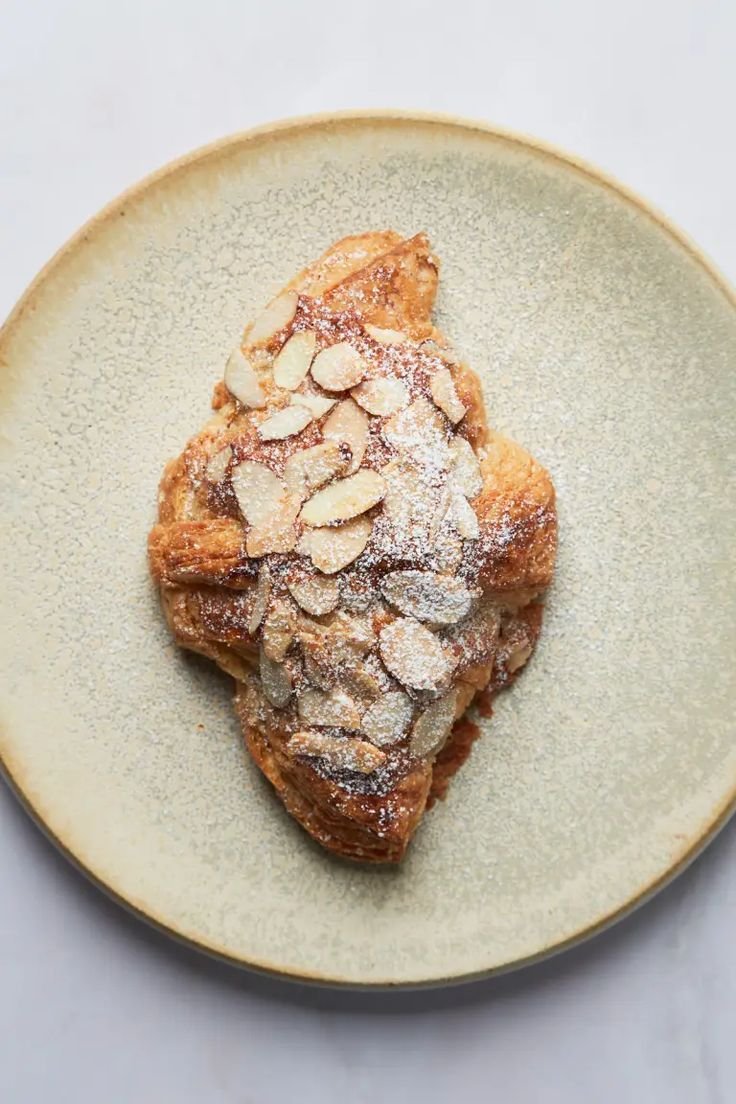 bitterswetts's tweet photo. @veilledaube Order List :
- Almond Croissant (1)
- Milk Bun Cheese (2)
- Thai tea (1) https://t.co/gddfat082K