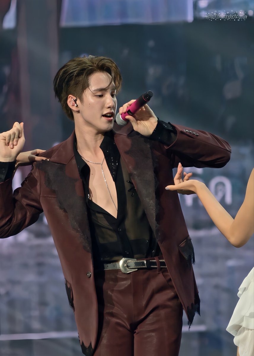 Aubonpainn's tweet photo. Ooh baby baby 🤫🌹❤️‍🔥

(1/2)
#PHUTATCHAI
#BUS_LIGHTASONE https://t.co/Uap6lhAgSH