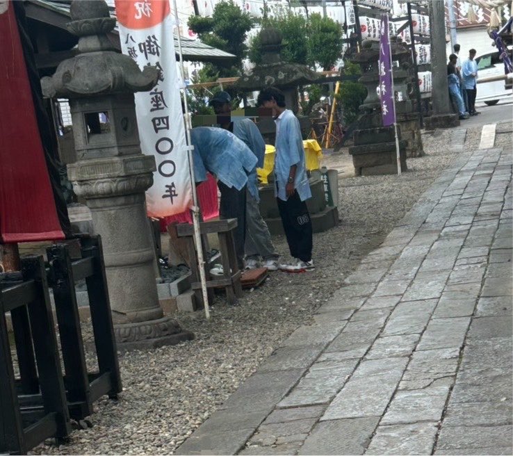 coshigaitai's tweet photo. 取手市の祭りにネパール人。誰が参加を許したのか？このネパール人、喫煙もしていた。日本から消えてほしい
यदि तपाईं जापानमा धुम्रपान गर्न चाहनुहुन्छ भने, आफ्नो देश फर्कनुहोस्। कृपया जापान छोड्नुहोस्।

#取手 #取手市　#नेपाल https://t.co/Eg5UOgBOpj