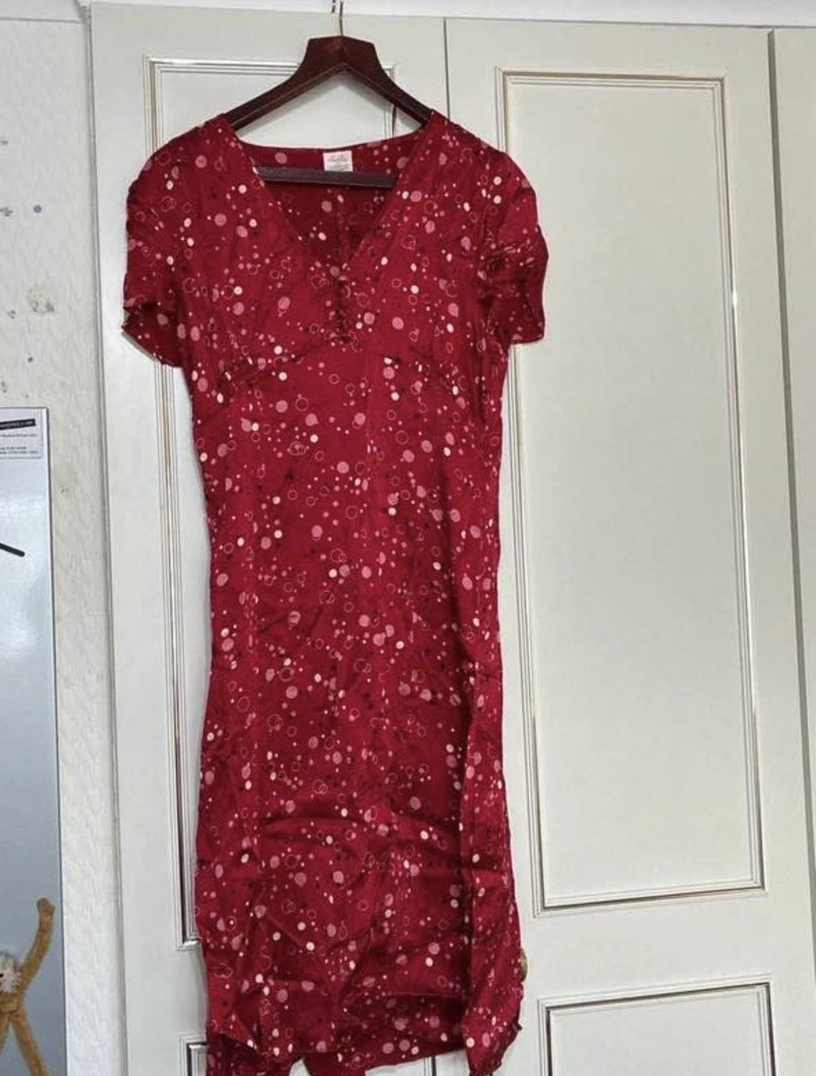 saints442's tweet photo. @TracyAnnO Hi Tracey Ann - bit of a long shot but I bought this dress that you wore in Eastenders 2004-05. You wouldn’t be able to remember in what episode would you ???? 😬 Ty!! ❤️ https://t.co/b00TbBBFUP