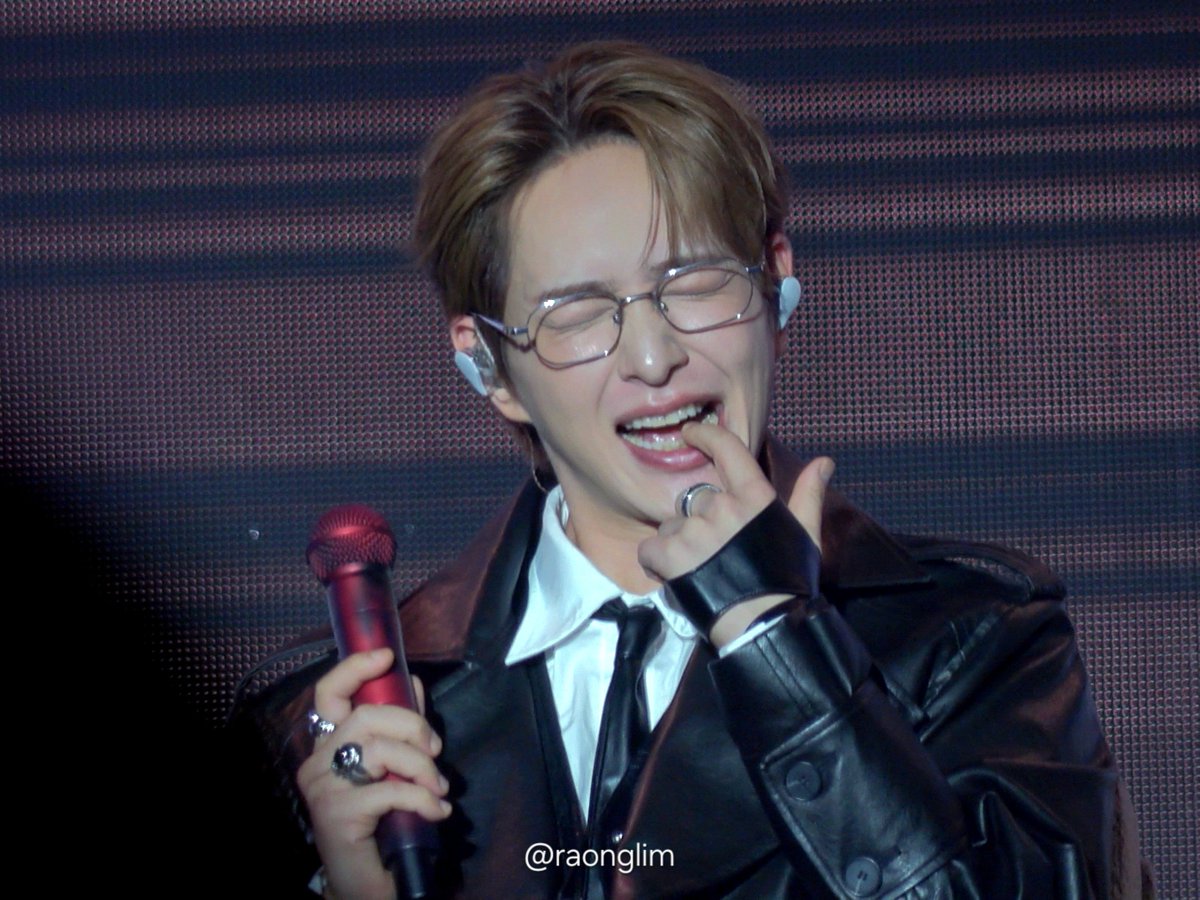 hourlyjinki's tweet photo. #온유 #ONEW #オニュ@SHINee @ONEW_GRIFFIN https://t.co/2banIqtkKZ