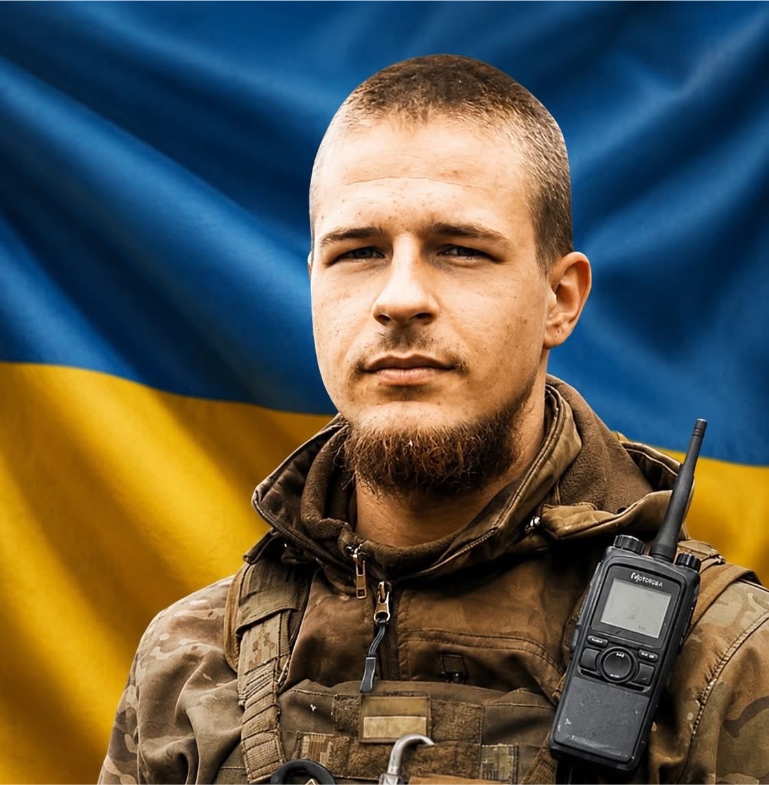 volodarskijo's tweet photo. Єдиний син, єдина дитина…
СЕРГІЙ ШТЕФАН
23 навічно

Народився 22 листопада 2001 року в Києві. З ранніх років захоплювався спортом, навчався у музичній школі та вивчав іноземні мови. Освіту здобував у столичних ліцеях №6 та №193 із поглибленим вивченням української мови й літератури, а згодом закінчив Київський національний університет культури і мистецтв, отримавши диплом за спеціальністю «Комп'ютерні науки».

Рідні та друзі пам'ятають Сергія як щиру, доброзичливу, сміливу й надзвичайно харизматичну людину. Він легко знаходив спільну мову з людьми, завжди був готовий підтримати близьких і ніколи не залишав друзів у біді.
Із перших місяців повномасштабної війни Сергій добровільно став на захист України. У квітні 2022 року вступив до Добровольчого Українського Корпусу «Правий сектор», а вже 15 липня офіційно мобілізувався до 4-ї тактичної групи 7-го центру Сил спеціальних операцій ЗСУ. Розпочав службу бойовим медиком, паралельно продовжуючи навчання в університеті. Свою дипломну роботу він успішно захистив дистанційно, перебуваючи на бойових позиціях поблизу Бахмута.

В листопаді 2022 року Сергій перейшов до 1-го окремого механізованого батальйону «Вовки Да Вінчі» 67-ї окремої механізованої бригади. Після реорганізації підрозділу у 2024 році служив командиром мінометного розрахунку 1-го мінометного взводу 2-ї мінометної батареї 1-го окремого штурмового батальйону імені Дмитра Коцюбайла.
«Сергій віддавав себе повністю – на найгарячіших напрямках і з колосальними результатами. Їхня батарея входила в п’ятірку кращих в Україні за ефективністю знищення окупантів. Один із найкращих, вмотивованих і вірних синів своєї країни, ШТЕФАН – взірець воїна, людина честі та слова. Завжди готовий виконати будь-яке завдання. Сергій був справжнім мотиватором: завжди на позитиві, з тонким почуттям гумору, навіть під час бойових виходів піднімав бойовий дух побратимів. Такі воїни, як він, народжуються раз на століття. Тепер Сергію назавжди 23... Але він встиг зробити більше, ніж дехто за все життя», – написала мати Інна Штефан.

Позивний «Штефан» загинув 23 грудня 2024 року поблизу Покровська на Донеччині. Під час виконання бойового завдання він отримав смертельну вибухову травму.
За особисту мужність і самовіддане служіння державі молодшого сержанта Сергія Штефана посмертно нагородили орденом «За мужність» ІІІ ступеня.
Поховали захисника на Лісовому кладовищі в Києві. У нього залишилися батько й мати.

Як важко втрачати єдину дитину!
Єдине сонце у вікні, єдину радість!..
Схилімо голови…