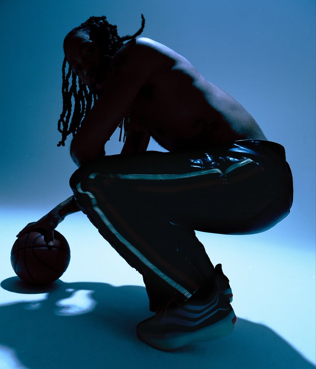 drose6ls2's tweet photo. A tribute to one of the most electrifying players in basketball history. ​
​
The Fear of God Athletics II Basketball D Rose Collection.​
​
Lo available December 5th globally and Hi available exclusively at SVRN in Chicago. https://t.co/mc7HOZm0dB