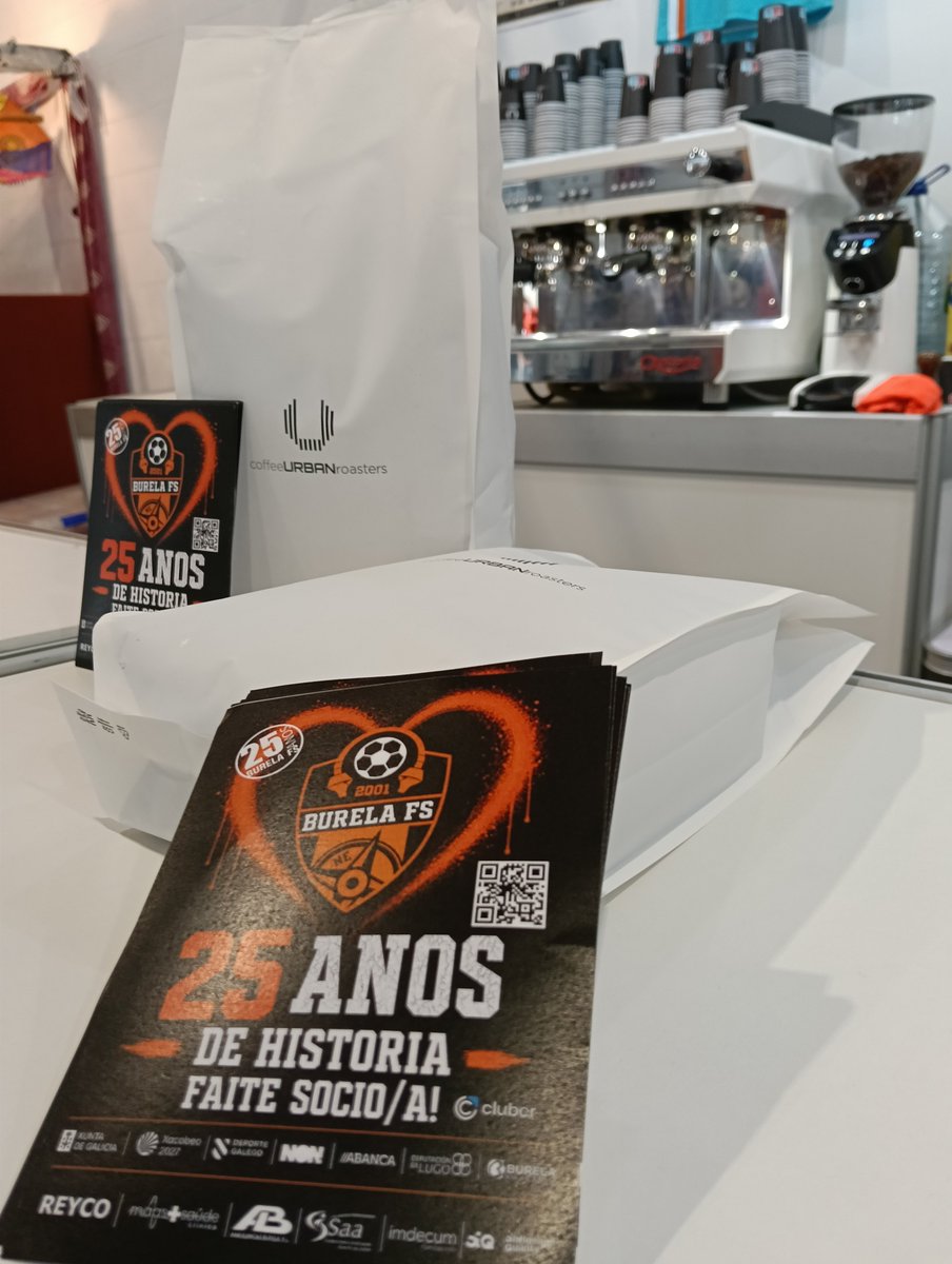 burelafs's tweet photo. 🎣🐟 Esta fin de semana temos unha cita coa #FeiradoBonito e #Produart en Burela
Achégate ata o stand do @burelafs
🧡 ℹ️ Abonos 2️⃣6️⃣-2️⃣7️⃣
🧡 ☕ Un delicioso café en boa compañía
🧡👕 Indumentaria vintage
🧡🎄 Xa a lotería de Nadal: 09740
🤩🤩🤩 E algunha sorpresa máis...
@Fund_EXPOMAR
@ConcelloBurela
#FamiliaLaranxa