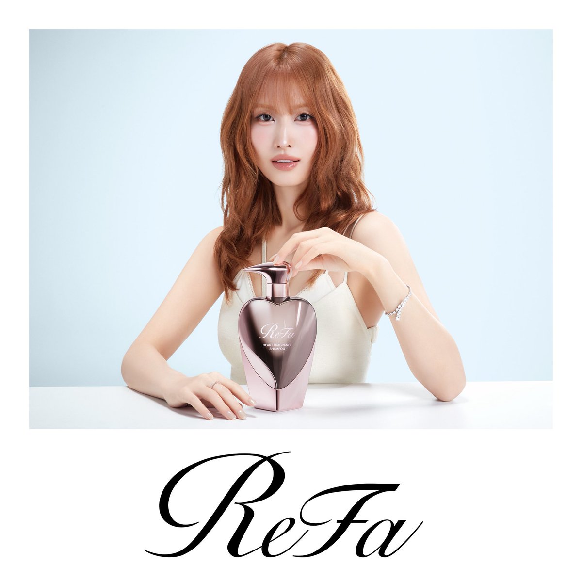 mtg_ReFa's tweet photo. 【MOMO'S NEW SOLO VISUAL】

リファハートフレグランス ヘアケアシリーズと共に、ときめく香りを髪にまとう。

サラツヤ髪を育む新ヘアケアラインが登場

#ReFa #リファ 
#ReFa_MISAMO
#ReFaBEAUTYSHOWCASE https://t.co/eaQ3hnBhQW