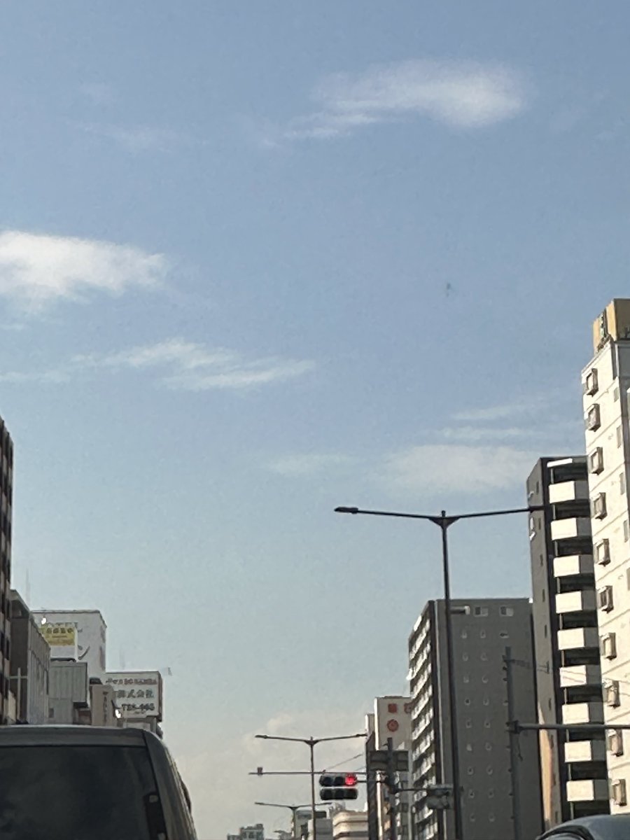 usagiya_0707's tweet photo. いい天気☀️
事務所探しに車探し😊 https://t.co/0S7KW91IdF