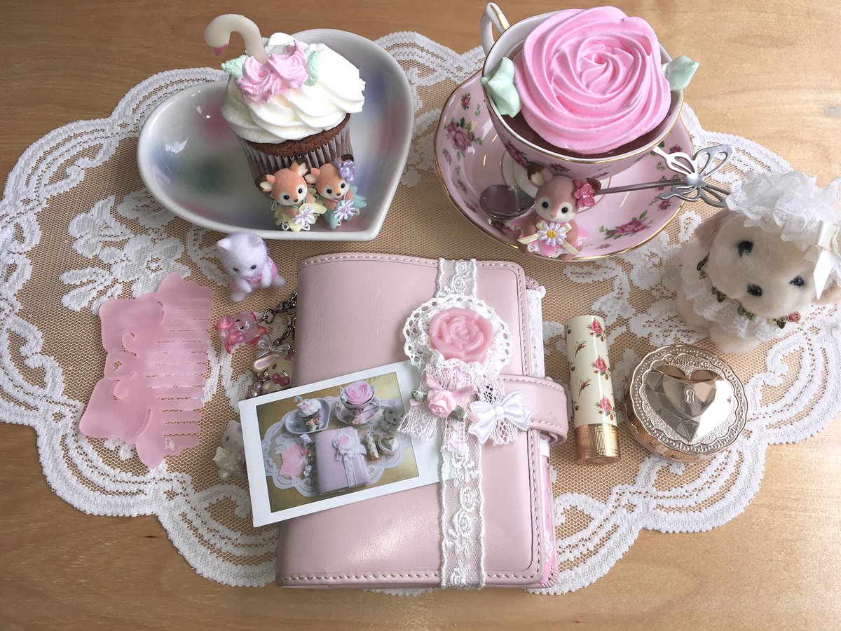 ruemmee's tweet photo. 7월 블로그 썼어요 ·₊˚❀

https://t.co/moooNy7g3A https://t.co/yBO0a6wk5j