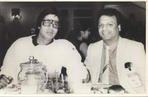 GAURANGFILMS's tweet photo. Vintage! 
Founder of @GAURANGFILMS Shri #RAJalan with Sri @SrBachchan at #MoscowInternationalFilmFestival, in 1985.
#Throwback https://t.co/NW8hLzf8TQ