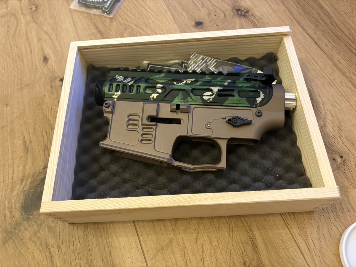 kenta__kos's tweet photo. 九州CS

亀田ラスト九州

優勝者には
ハンドガードロアアッパーを@RMACustomLab さんから贈呈されます！

みなさん是非ご参加ください！

明日のUAB1から熊本の方々への支援を送る募金箱を亀田がもってます

九州CSでも設置します
今熊本では物資が不足しています
子供のおむつや紙コップ、水など
様々の物がない中
関東からそして同じ九州の方から
募金を募って熊本の方を助けれたらと思います

微力だと思いますが誰かの1.2日を助けれたらと思い@RMACustomLab さんとやらしてもらいますのでよかったら協力お願いします🤝