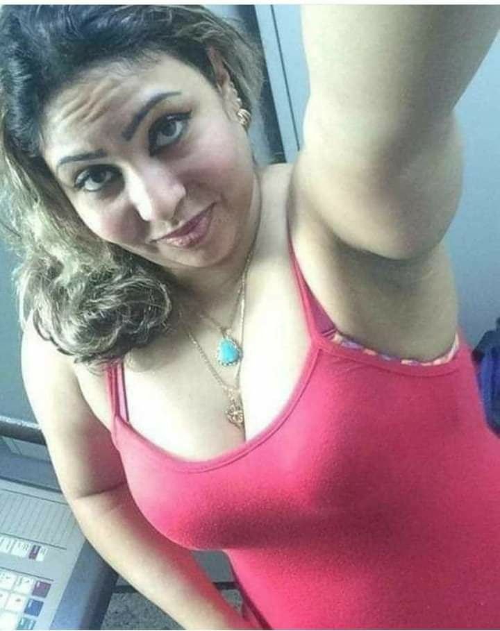 Aaysha45's tweet photo. என்னென்னமோ தோணுது 🤤 https://t.co/bdBiL8UqP7