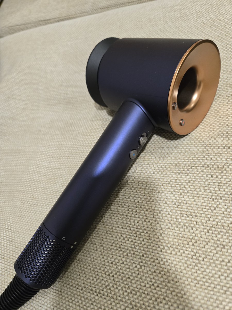 cielohuang's tweet photo. #dyson #HD08 #copped https://t.co/AxBUTVMUsb