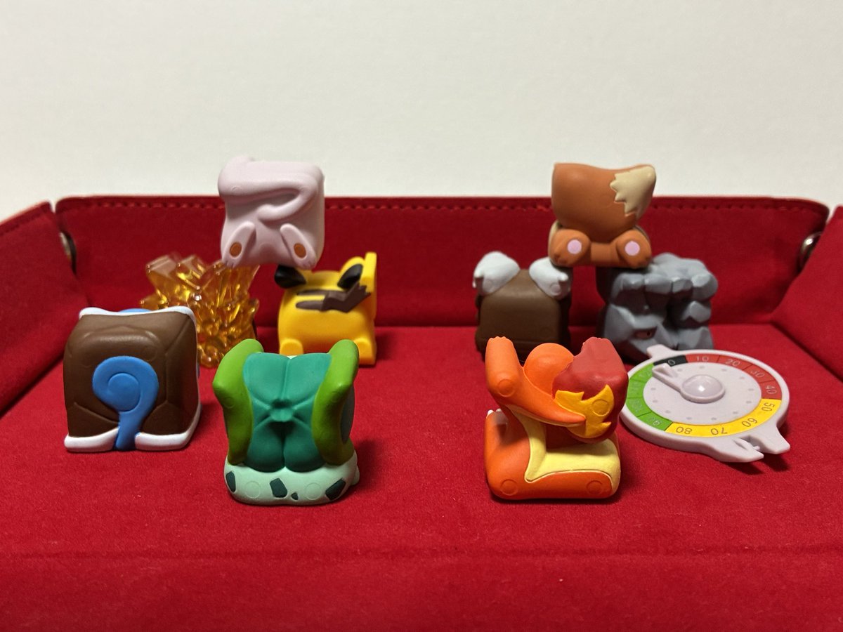 arioario3's tweet photo. プラコロとりあえず手持ち分は完了！
ヒトカゲは塗りにくい色で構成されていた為大苦戦😅
あとライフカウンターが見にくかったのでカラフルに塗装〜

たんけんボックスの残りのポケモンもはやく入手して塗りたいなぁ〜

#プラコロ https://t.co/JkdOnIpEb3