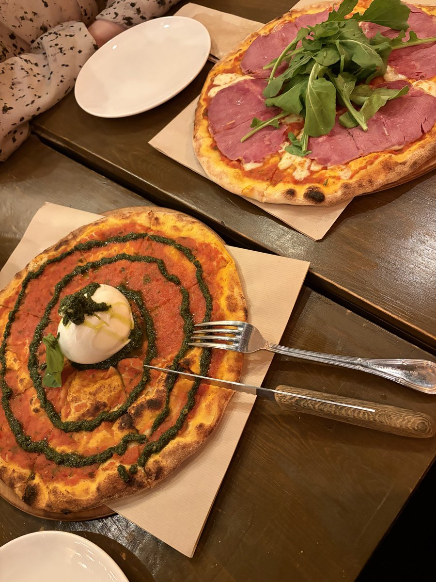 selenisel's tweet photo. Ayvalık lezzet durakları:
-Paşşalı (zeytinyağlılar)
-Pizzeria Pazza 
-Melin Cafe (sumaklı limonata ve patatesli börek)
-Soul Food (kahvaltı) https://t.co/yxHWHoWIVv