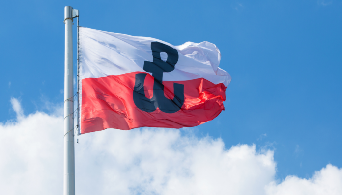 Eugeniogonza2's tweet photo. 🇵🇱 Dziś obchodzimy Narodowy Dzień Pamięci Powstania Warszawskiego.

Każdego roku 1 sierpnia o godzinie 17:00 cała Warszawa zatrzymuje się, aby uczcić minutą ciszy pamięć powstańców.

Cześć i chwała Polakom!🙏

#PowstanieWarszawskie https://t.co/pSJp8gpQhH