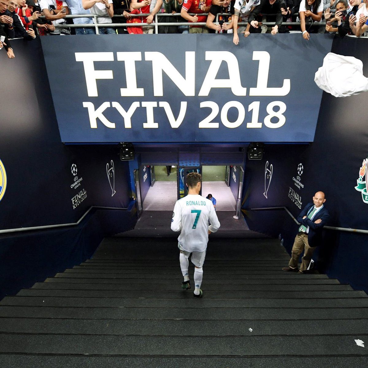PedroAcostaL's tweet photo. Al igual que cuando CR7 se fue del Madrid, si Vini termina yéndose del club, creo que volveré a tomarme un descanso del futbol europeo por varios años… https://t.co/JuNvC9Aswt