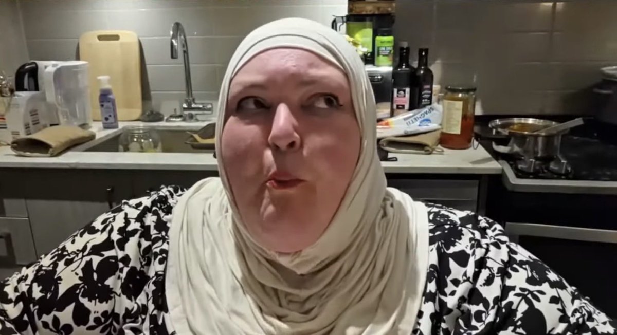 mrsbaarman's tweet photo. Please give me captions to this/those photos 😅🤣🤣
Mine:
Mmmhhmmm That mangled Green Peen was JUICYYYYYYYY
#GorlWorld #FoodieBeauty #Lolcow #Gorls #ChantalSarault #supportgroup https://t.co/kWxGYmVNqT