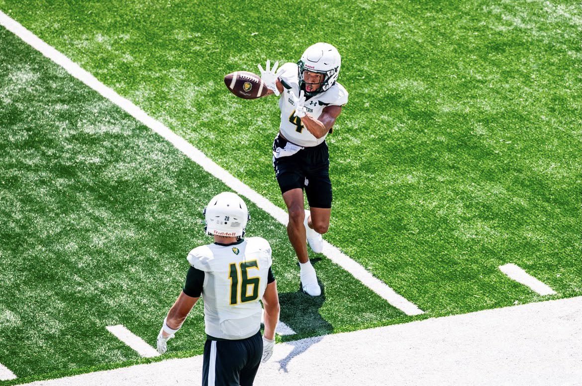 CoachSlaughter2's tweet photo. We Live today baaabbbyyy!!!
Let’s Ride Out…
#WRTS #SG #SLUWRS
#AllHandsTeam
What’s understood don’t have to be said. #TS https://t.co/Hpyud4gsTL