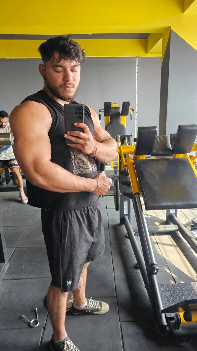alphamuscleone's tweet photo. Sweat looks better on me. That’s just a fact. https://t.co/DsTXz7d0wR