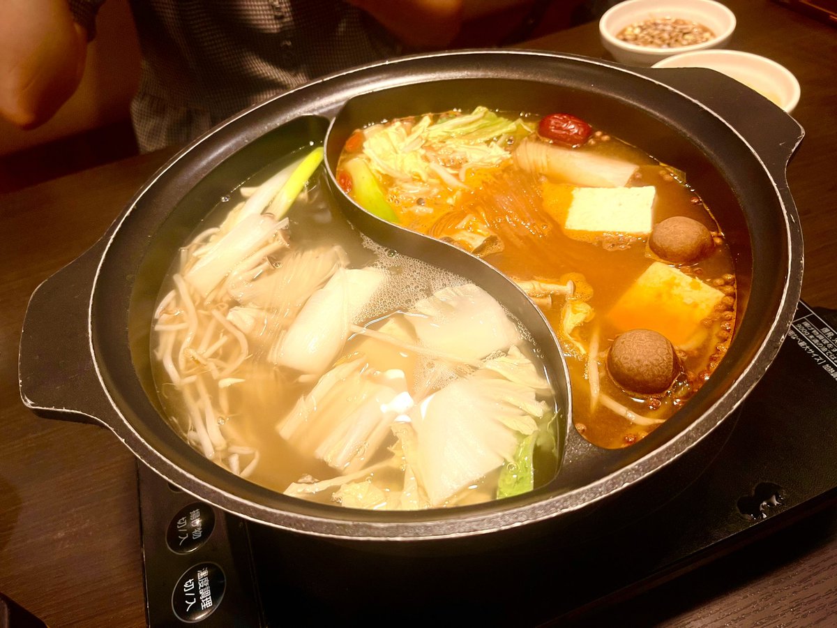 S_11013's tweet photo. 샤브샤브도 먹구 치케도 먹고 로프트 아이쇼핑도 하고 귀여운 우리 https://t.co/eUcz3xkakD