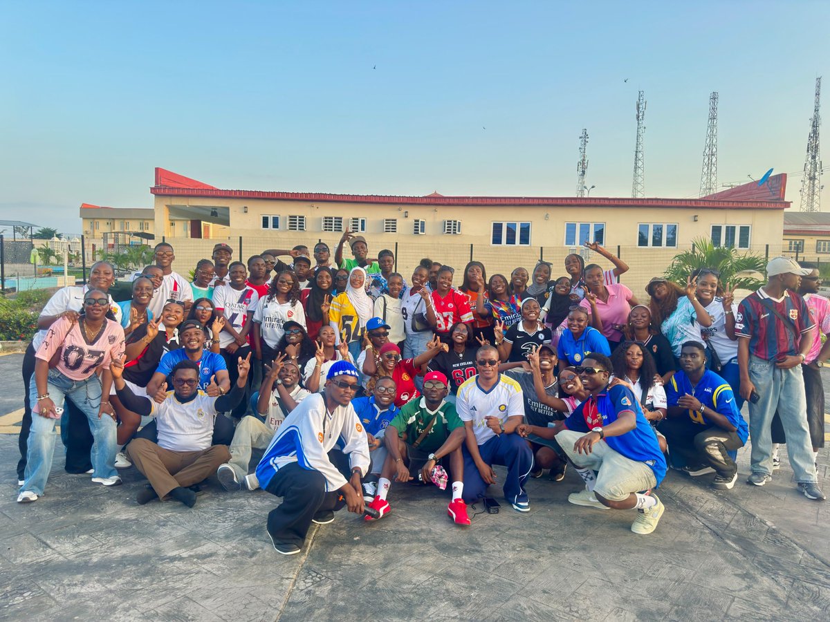 pharmaffinclass's tweet photo. (Final days in Ogbafemi)⏳😍
On the 21st of July, we took to the streets of Ogbafemi and showcased our best jersey wears for C25 Jersey Day and we surely had the best fun!🤩
#fybrecap #fyb #compound25 #ifepharmacy #oaufyb #pharmacy https://t.co/Yd0OVYB0kI