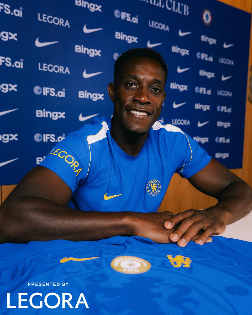 ChelseaFC's tweet photo. Signed and sealed. ✍️
