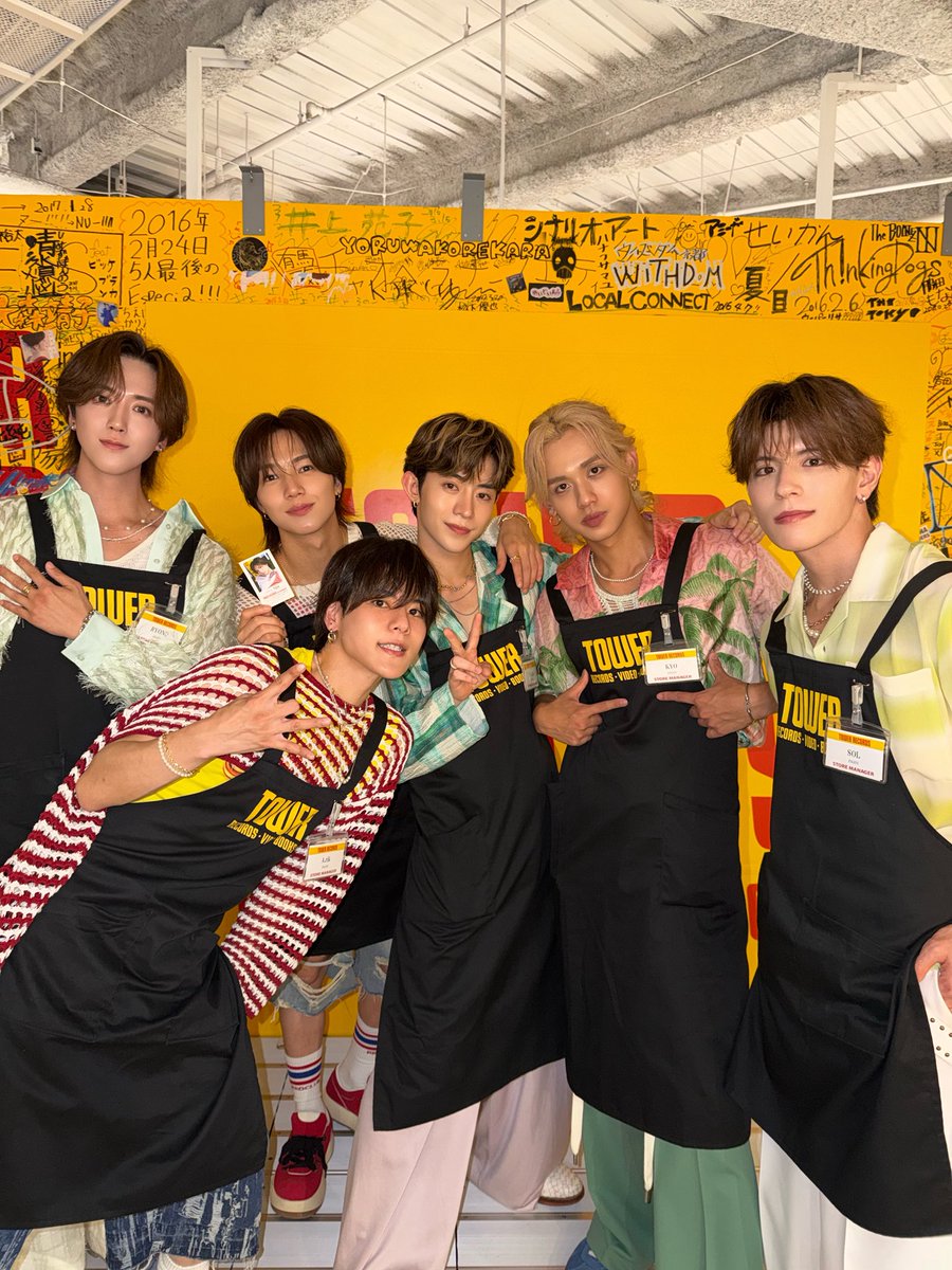 official_enjin's tweet photo. 本日もありがとうございました！！
明日はHYUGAの地元、鳳へ！！

皆様のご来場お待ちしております✨

🗓️8/2(日) ミニライブ＆特典会
📍アリオ鳳
🔗 https://t.co/0ogHhtuyIC

#ENJIN_BRAZE
#RightNowこの夏
#君を待ってる
#ブレイ期 https://t.co/bhrUbNu9AM