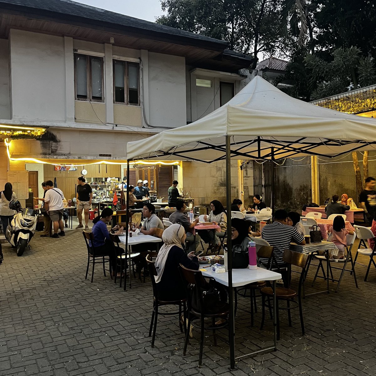 ColminIndonesia's tweet photo. Topaz (Handmade Pasta), Cilandak, South Jakarta

Really great fresh pasta. Better than any pasta I’ve had in a mall in Jakarta, and I’ve had a few. https://t.co/03cCGiczUb