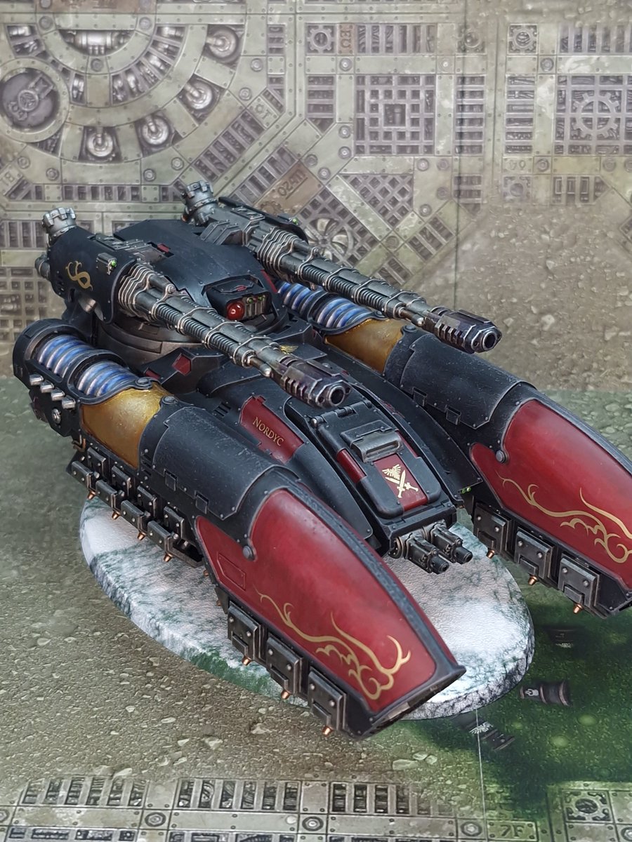 Feadale2's tweet photo. 3rd and, for the moment, last (castodi) tank is done. 
One thing I learned is that I had some Problems with brush on varnish.

#paintingminiatures
#warhammer40000
#minipainting
#paintingwarhammer
#warhammercommunity https://t.co/NTGpJw38mw