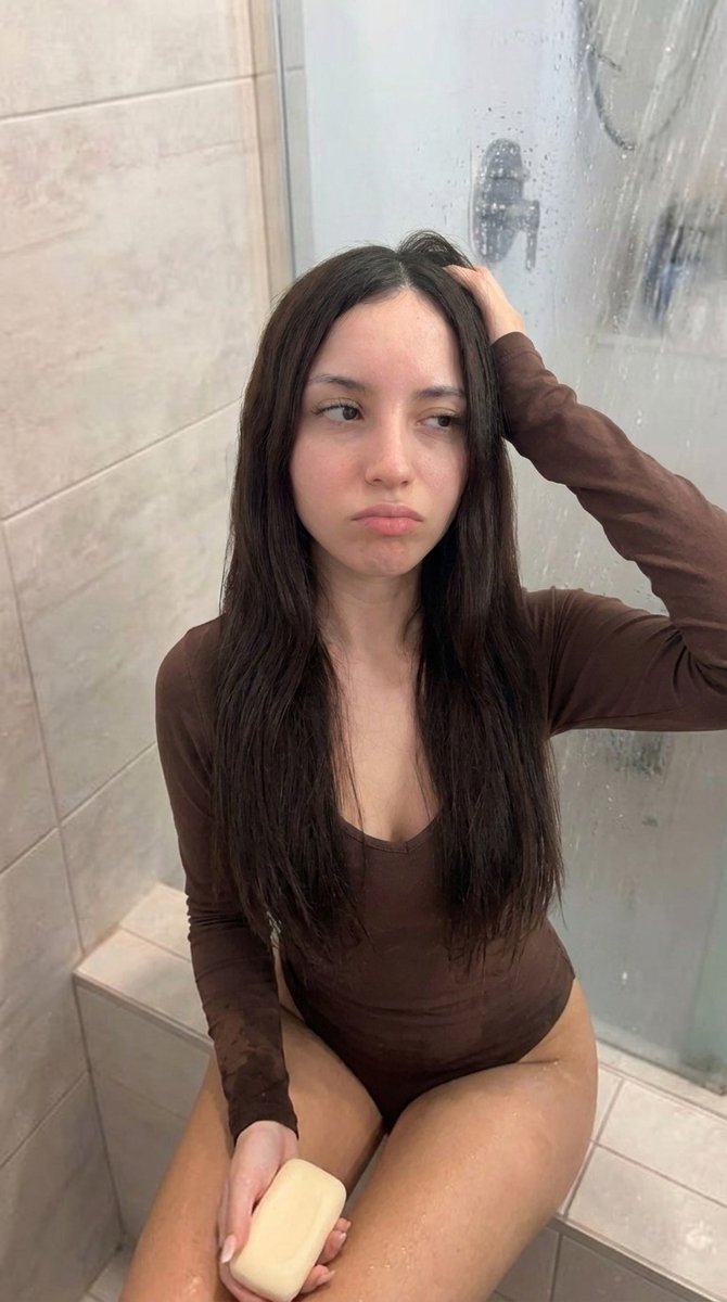 Juliasfx_'s tweet photo. Est  ce que je peux t'envoyer une photo osée sans que tu me juges ? https://t.co/VqAGp7P9oa