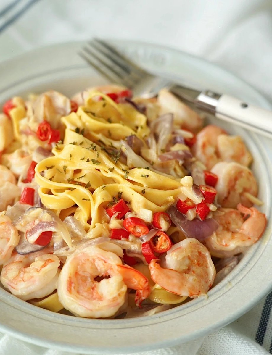 VernaLearyxlun's tweet photo. Just whipped up a 15-min garlic butter shrimp pasta with leftover veggies  No fancy ingredients needed—weeknight win! https://t.co/ENR6C9gutB
