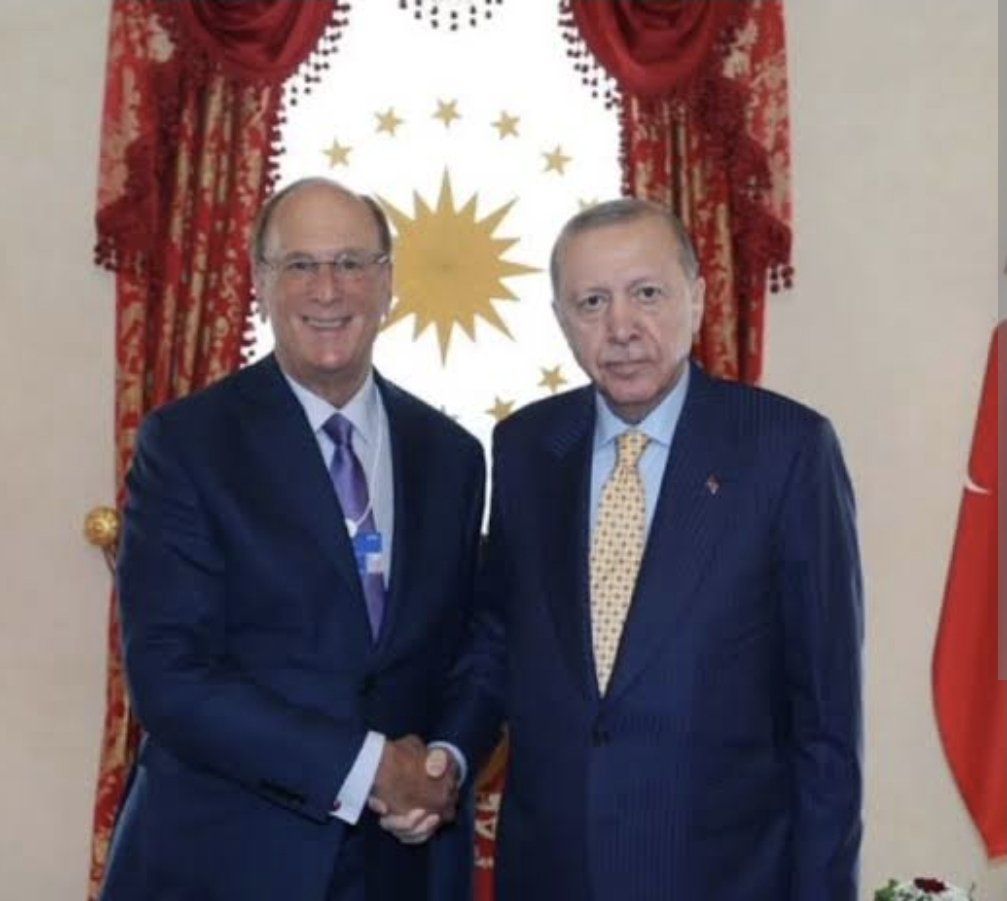 ToprakSuvarisi's tweet photo. @_aydin_Usta Yok yahudi aşağıdaki. El sıkıştığınız. Abdul de severdi gerçi iki kere mecidiye nişanı vermişliiği var. https://t.co/8ZNx00xUie