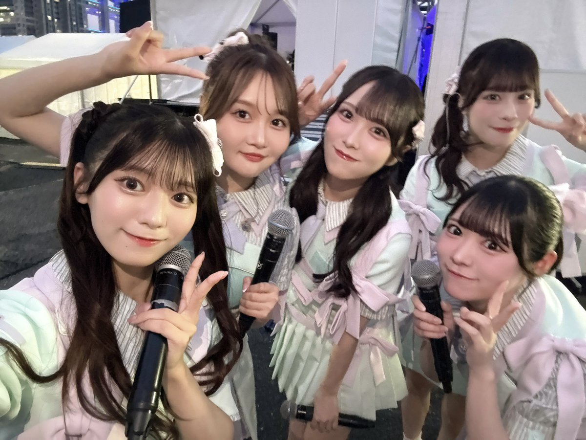 onishi_aoi's tweet photo. #TIF2026 ありがとうございました❕🎤
全身全霊で、全部出し切って、最高だったーーー！！！❤️‍🔥みんなも全力でぶつかってきてくれてありがとう❤️‍🔥❣️夏最高すぎ！！！☀️
超暑い＆不安定な天候の中、本当にありがとう🥲ゆっくり休めますように💤⭐️
きみと私の夏はまだまだ続くっ🐻‍❄️☀️♡
 #ニアジョイ https://t.co/J4ezLOuxoI