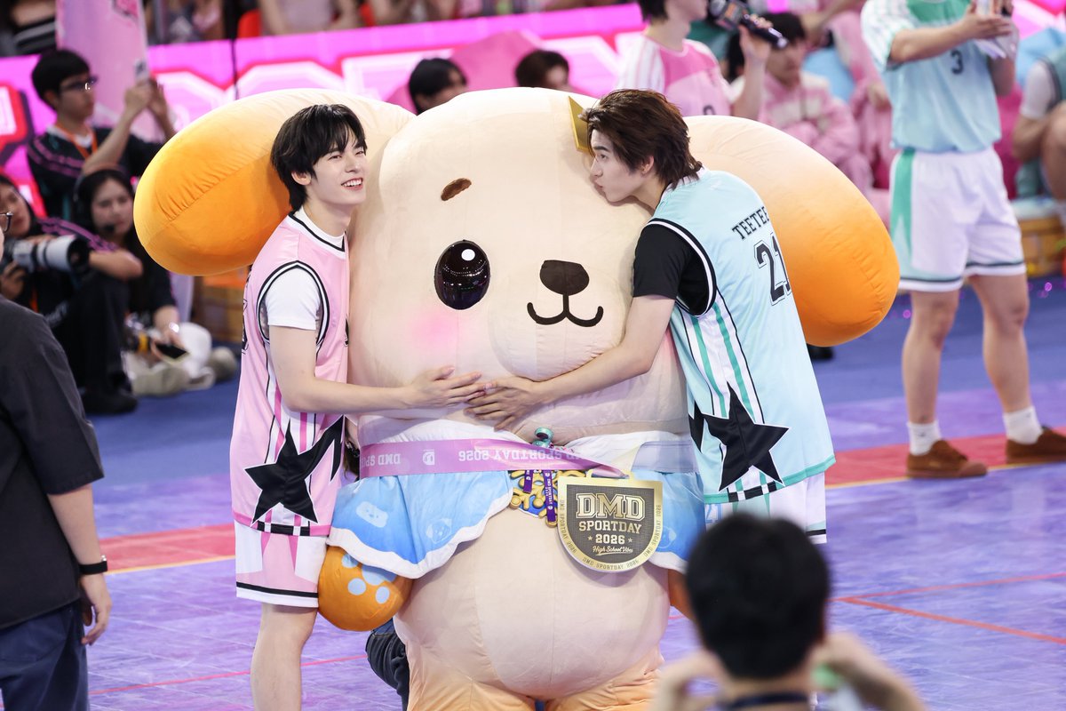 fis94's tweet photo. บ๊อกแบร์กับพี่จี๋พี่ป๋อ ~ 

TEETEEPOR CHEER UP
#ตี๋ตี๋ป๋อสปอร์ตเดย์2026
#DMDSPORTDAY2026 https://t.co/MvPApyeKj7