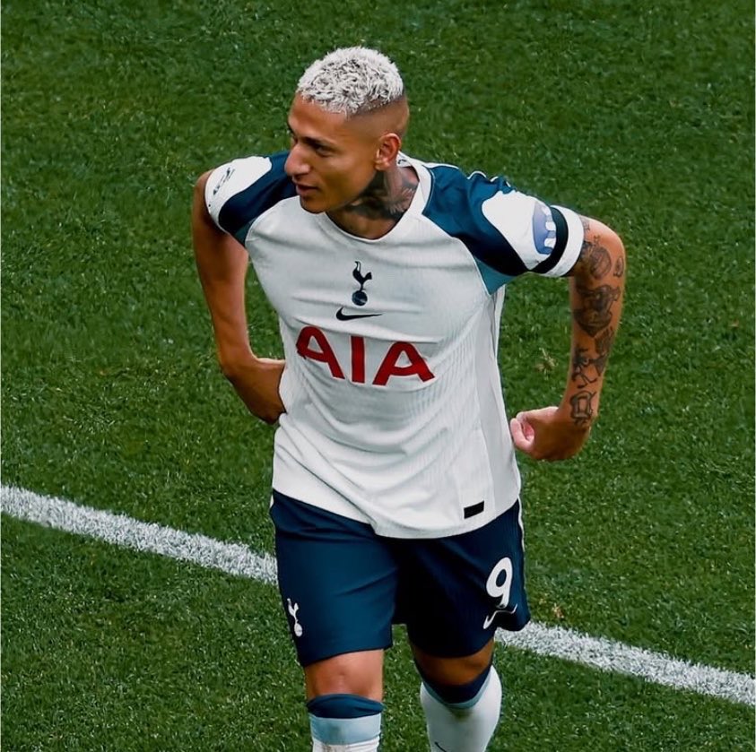 FabrizioRomano's tweet photo. 🚨🇧🇷 Roberto de Zerbi on Richarlison possible exit: “I like Richarlison as a player, as a guy, it's unbelievable the attitude and behaviour, but at the end we have to respect what he wants to do”.

“We love him! Let’s see what he wants to do”, says via @AlasdairGold. https://t.co/9TCGr414FC