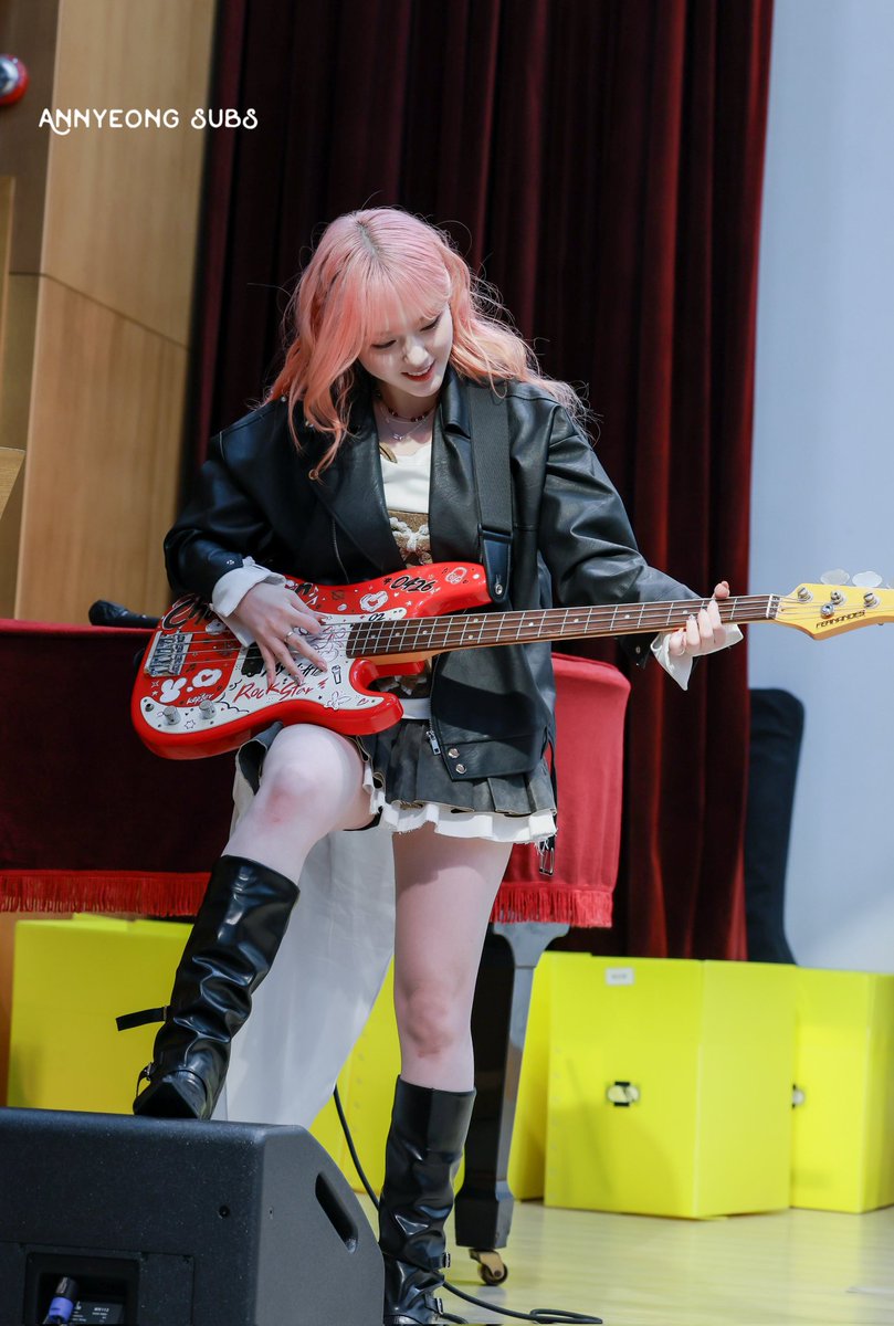 zinebAmira11's tweet photo. #Kep1er #케플러 #김채현 #김다연 #채다즈 #CHAEHYUN #DAYEON
#CHAEDA
🐯🐿️🖤🖤
chaeda
chaeda guitar 🎸✨ https://t.co/fAxPPTkcNB