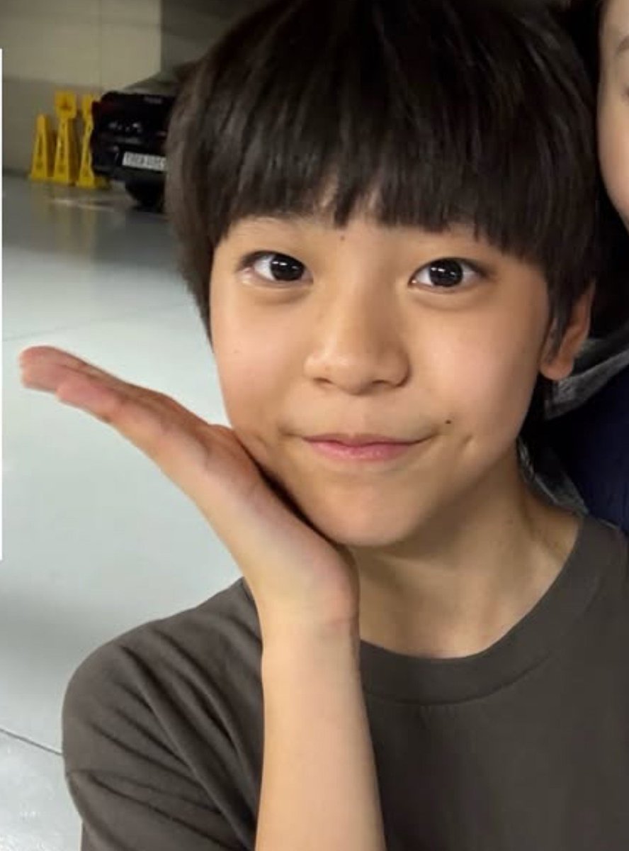 eezsoez's tweet photo. 지후 깜찍포즈컬렉션 4장모앗다 https://t.co/caYgJQiFHo