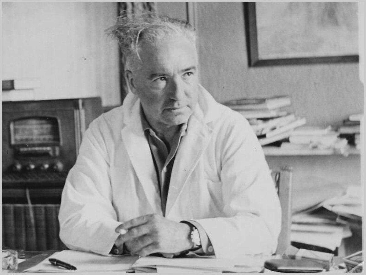 thedarshakrana's tweet photo. CHILLING 🧠

In 1956, this man discovered how to cure diseases with PURE energy.

Immediately government:

• Burned 6 TONS of his books
• Destroyed his research
• Let him die in prison

But, in 2024, his research resurfaced.

What they tried to hide will awe you:🧵 https://t.co/2zEFuyIoMX