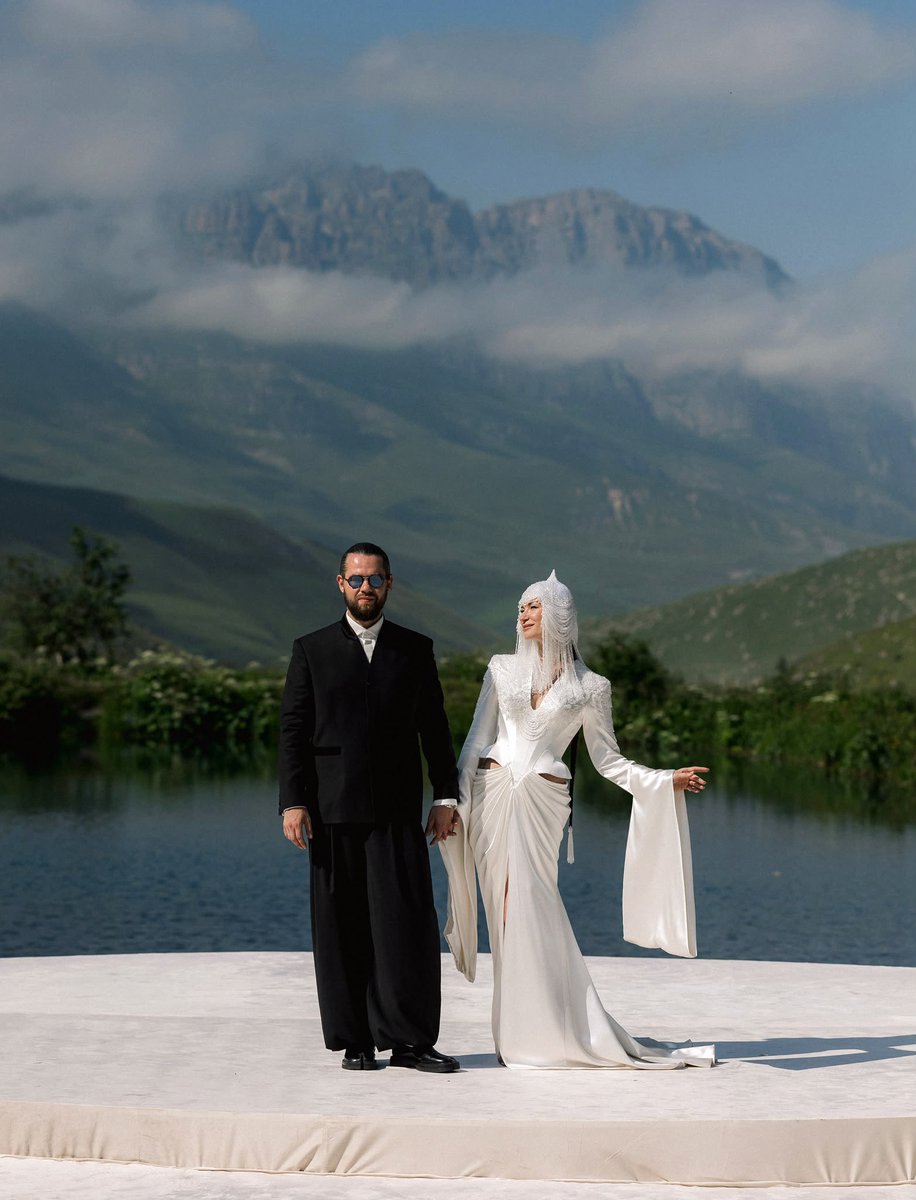 etginlik's tweet photo. Bir çiftin doğayla bütünleşen bir alanda gerçekleştirdiği nikah töreni: https://t.co/iXsV4EV6IT