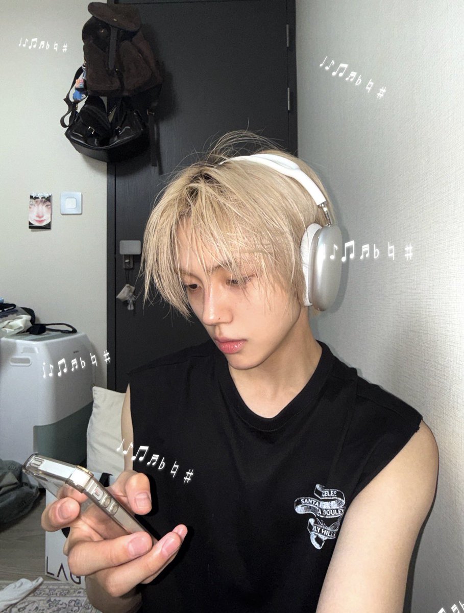 _kk00n9's tweet photo. 우리 막둥이 생일 축하해ㅐ🎂🎉
항상 행복했으면 좋겠지만 이건 너무 부담일 거 같으니까
평온하고 안온했으면 좋겠네ㅔ💕💕
잘자구 잘먹구 건강하자🫶🏻 https://t.co/vhIGs3pVOk