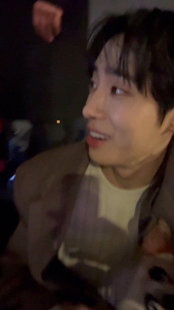 _chuyw's tweet photo. 난 그저 야르를 외쳤을뿐이었긔 날 이렇게 볼 줄 몰랐긔 https://t.co/VMq1OTmn7V