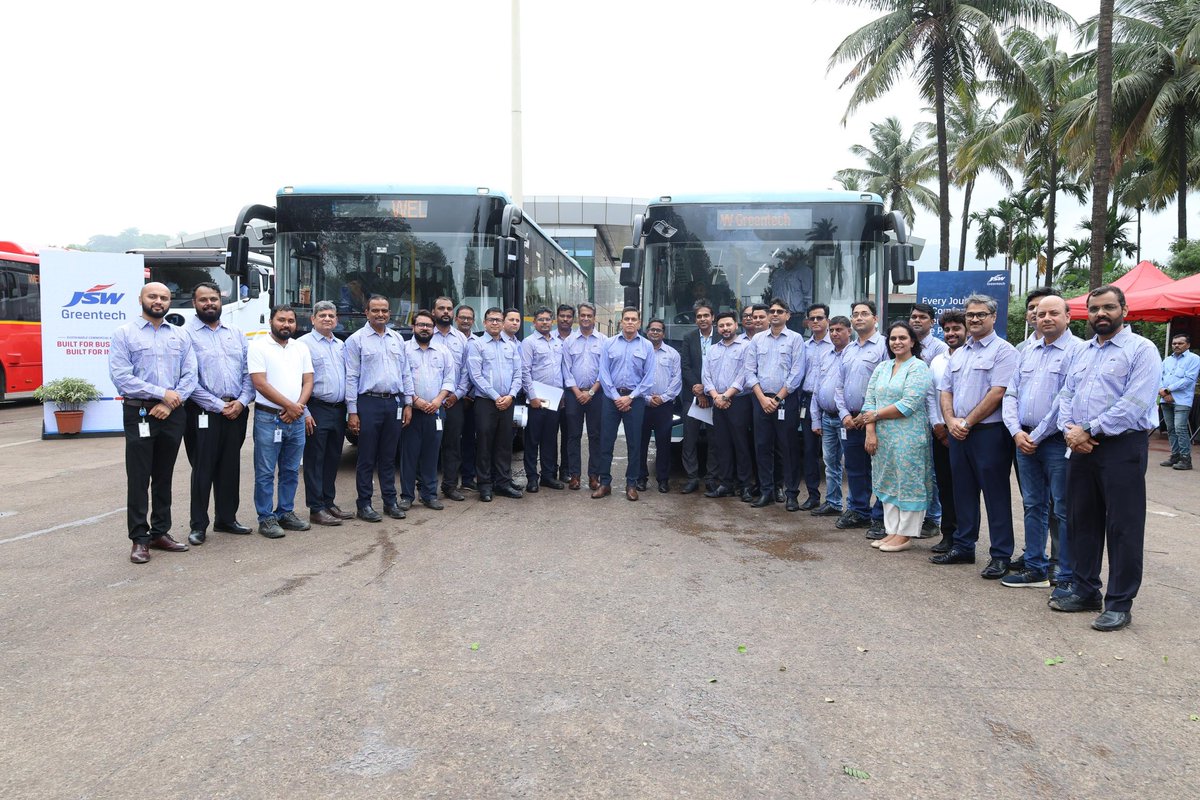 sajjanjindal's tweet photo. Very proud of my team at JSW green tech led by Sumit Mittal which has developed made in India electric bus for India’s journey towards green mobility. Today was the launch of the first 100 buses at Dolvi steel plant of JSW steel. https://t.co/ojmQF8Us5x