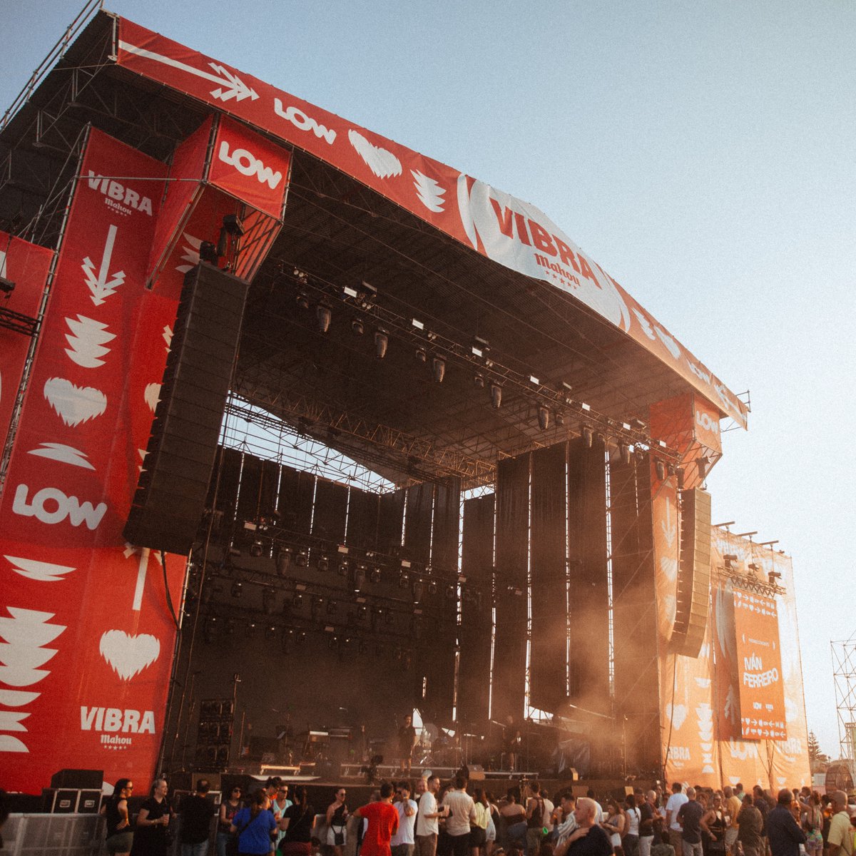 LowFestival's tweet photo. 🍦Demasiadas emociones en el conciertazo de @ivanferreiro ¡Todo el directo con el vello de punta! 
#LOW2026 @VibraMahou.

📷Rafa Galán, Diego Jurado https://t.co/3iAxogTxGy