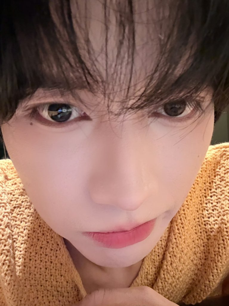 0rangeFair's tweet photo. 260801 weibo

First day of August, hi hi 👋

#EliotHuang #HuangXing #黄星 #XingQiu #XYQQJ https://t.co/1PuFALrcCk
