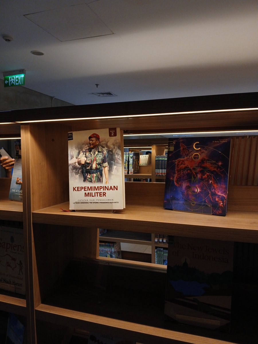 frogman047's tweet photo. Ketemu buku bagus waktu ke perpus Jakarta Cikini (TIM) https://t.co/MXmhqQkRnv