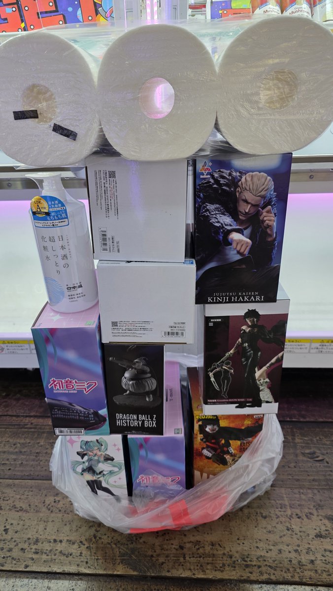 ken_crane's tweet photo. 1枚目名護マンガ倉庫
2枚目&amp;3枚目泡瀬マンガ倉庫
フックもっと上手くなりたいなぁ(+_+)
あと長箱の橋渡し
#クレーンゲーム #UFOキャッチャー
#animefigure #cranegame #clawmachine #沖縄 https://t.co/FURsFyjpsK