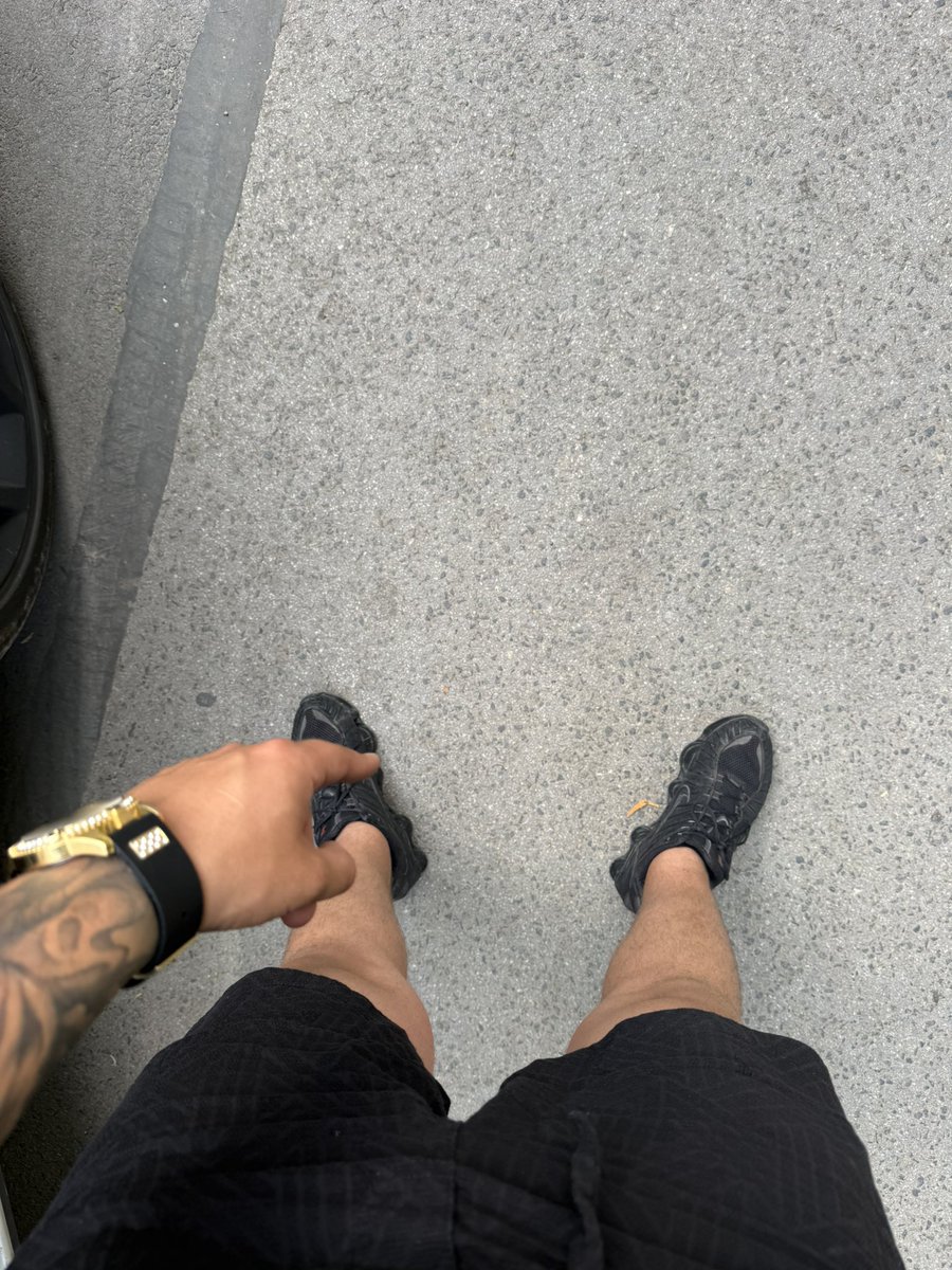 feetmasterbf's tweet photo. Nie proś o uwagę. Zasłuż na nią. Ja wyznaczam zasady, a Ty możesz jedynie udowodnić, że jesteś wart chwili mojego czasu.

@rt_feet @promocion_pies
#sneakmaster #sneak #cashmaster #findom #femdom #soxy #cash #ATM https://t.co/ivTF3jgE1z