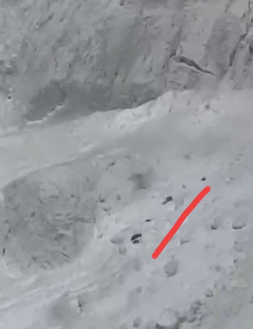 Samson_Sharaf's tweet photo. Based on this data the air and ground recovery operations are in progress. So far 5 bodies/parts located. One body in SOS position. Perhaps Nims from special forces. He survived for sometime touse his soldiery senses. RIP
#BroadPeak https://t.co/29He566gzb